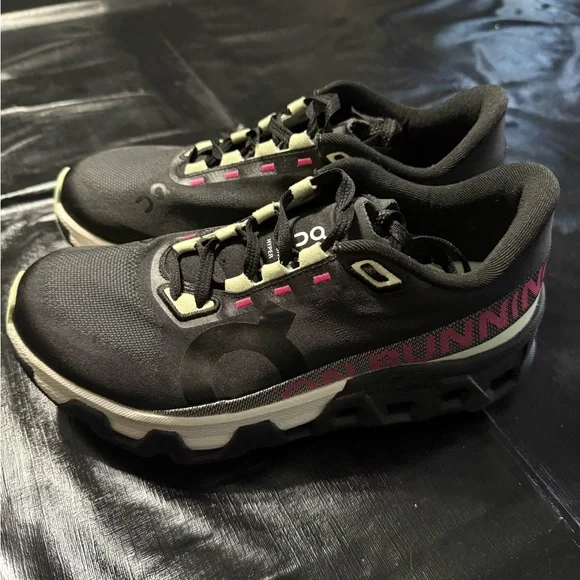 On Cloudmonster Hyper Black Running Shoes - Picture 3 of 6